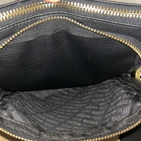 STEVE MADDEN Glamjem Crossbody Bag - Picture 8 of 13